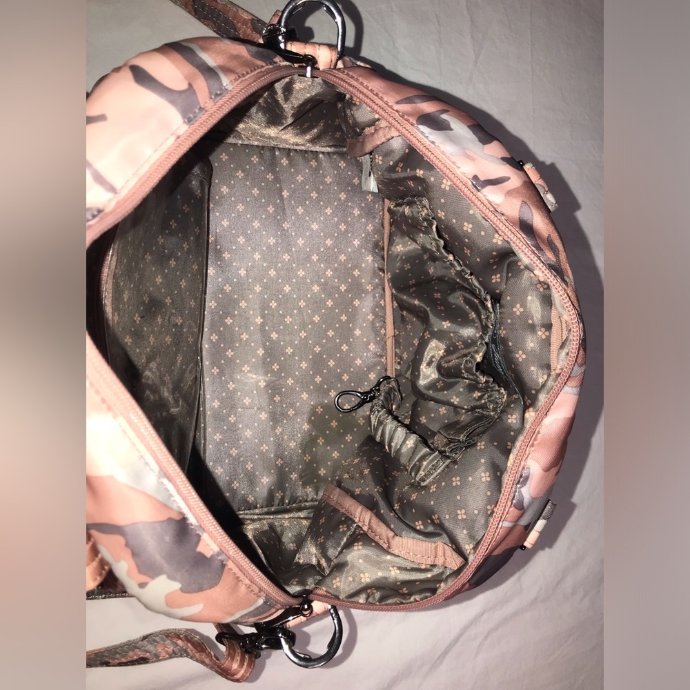Lug Jumper Carryall Tote and bottle carrier in Camo Rose - Picture 3 of 10